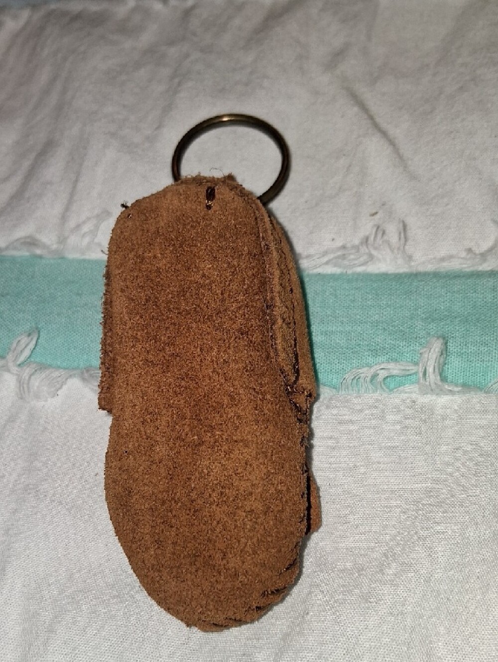 Minnetonka Brown Suede Moccasin Keyring with Or Cute Purse Hang Tag. Dont Bundle - Picture 5 of 6